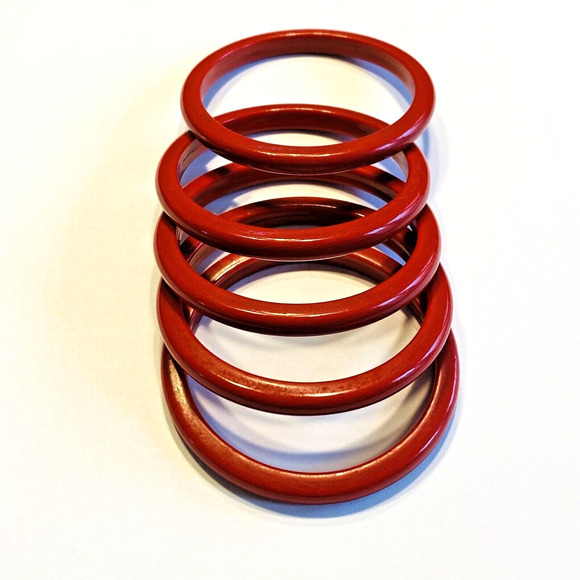 Vintage Red Bangle Bracelets set of 5 Hard Plastic Slim Spacers 1950's Classics - Picture 1 of 8